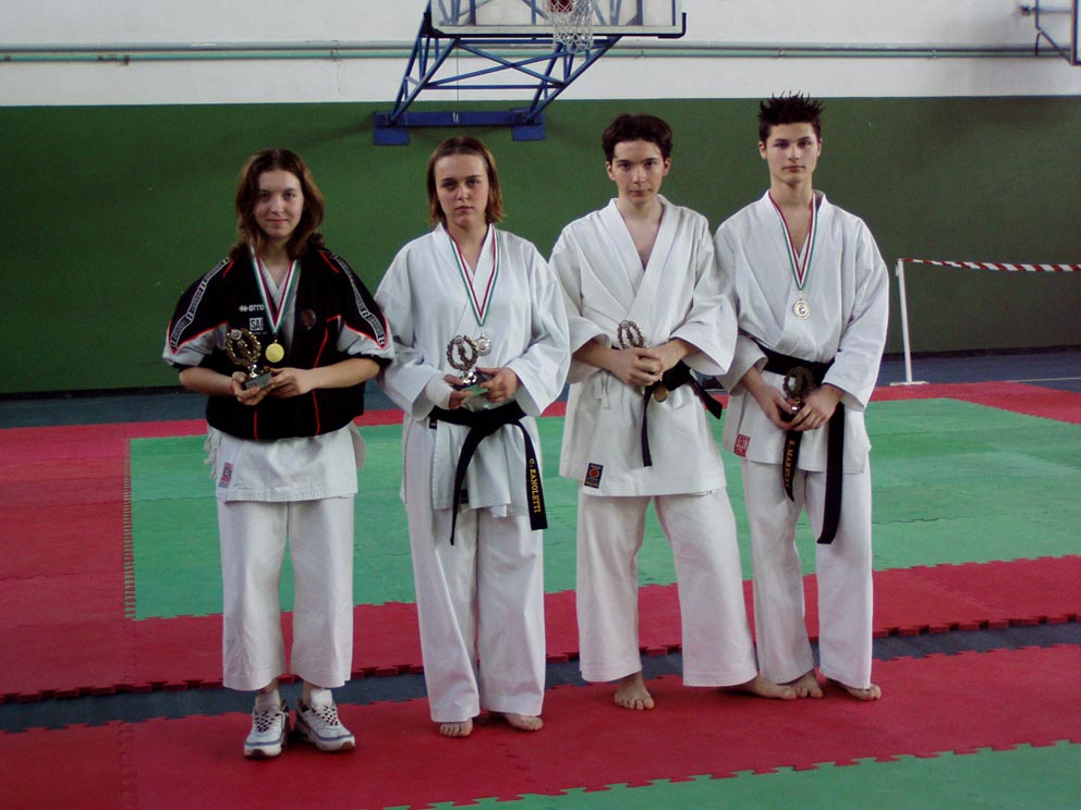 TrofeoLibertas4.jpg (63138 byte)